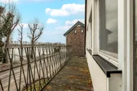 Balkon Straßenseite