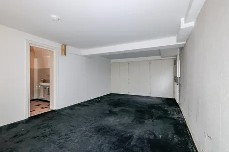 Zimmer 1 KG