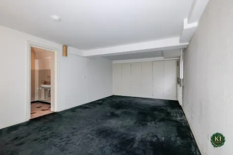 Zimmer 1 KG