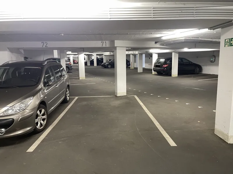 Tiefgaragenstellpatz
