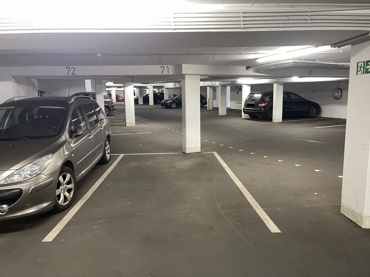 Tiefgaragenstellpatz
