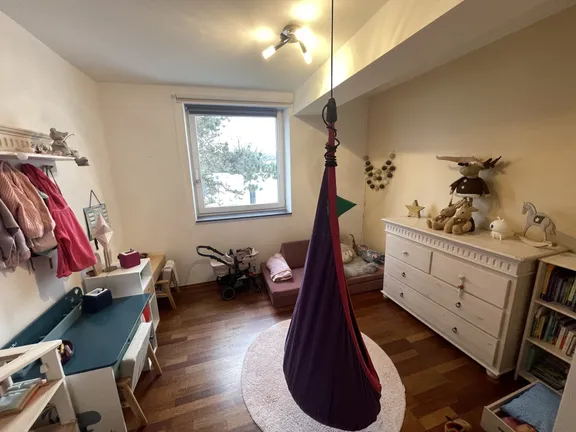 kleineres Schlafzimmer 