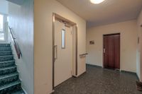Treppenhaus/Aufzug