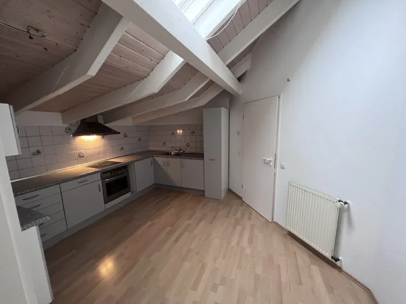 2-Zimmer-Dachgeschoss-Wohnung mit hohen Decken in Oberpleis - Photo 4