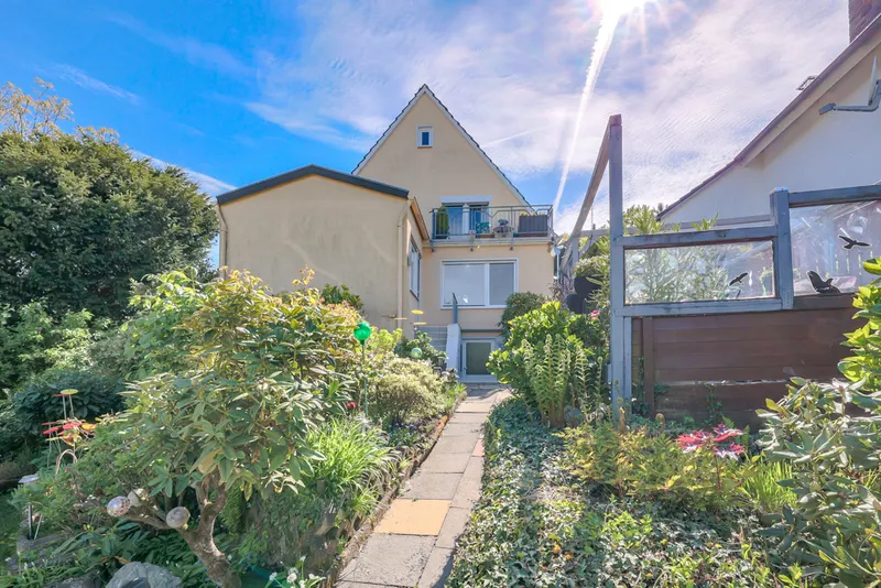 Gartenseitige Hausansicht