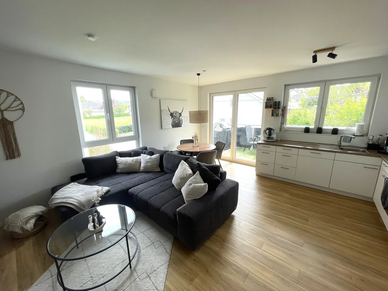 Moderne 3-Zimmer-Wohnung mit Balkon - Foto 1