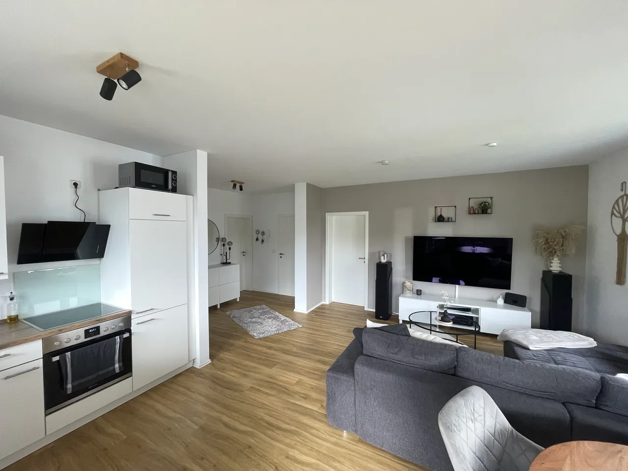 Moderne 3-Zimmer-Wohnung mit Balkon - Foto 2