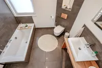 Badezimmer EG