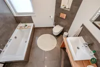 Badezimmer EG