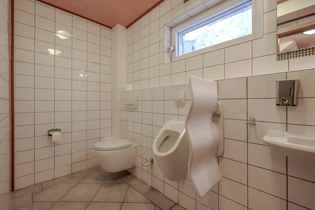 Herren-WC Untergeschoss