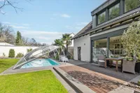 Exklusives Einfamilienhaus mit Pool und großzügigem Garten