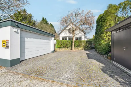 Garage / Stellplätze