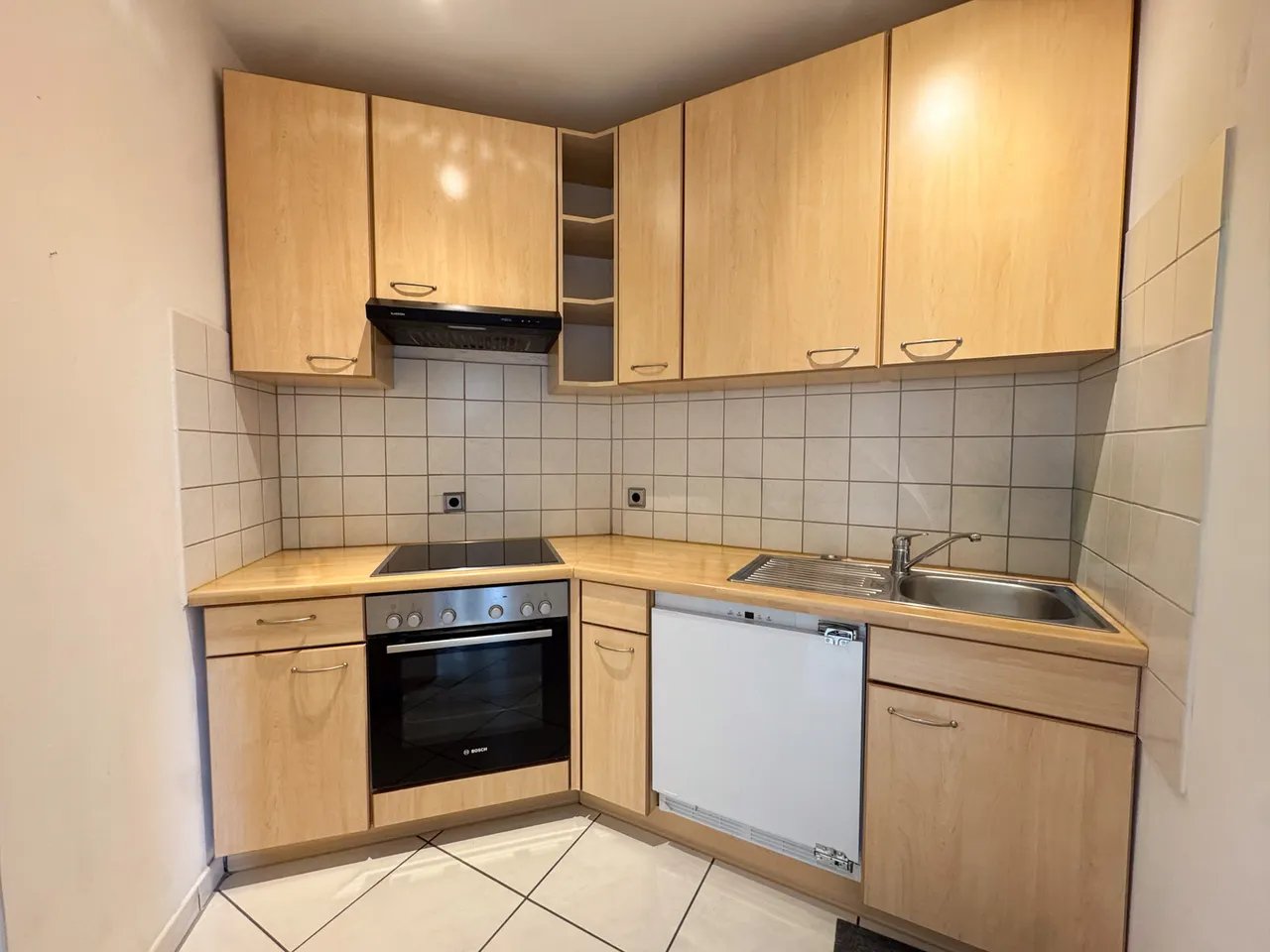 Möblierte 1-Zimmer-Wohnung in Muffendorf, mit großem Balkon und traumhafter Aussicht - Photo 2