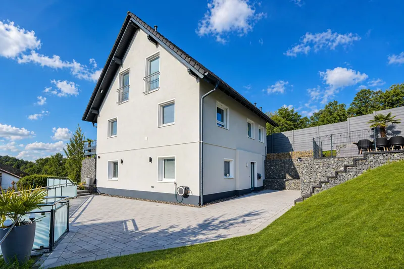 Exklusiv saniertes Einfamilienhaus mit Premium-Ausstattung