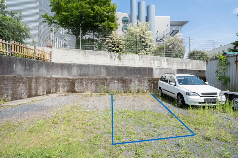 Großer Stellplatz in der Innenstadt zu vermieten – ideal für Wohnmobile oder Wohnwägen