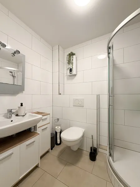 4-Zimmer-Wohnung mit Loggia und Garage – zentrale Lage !