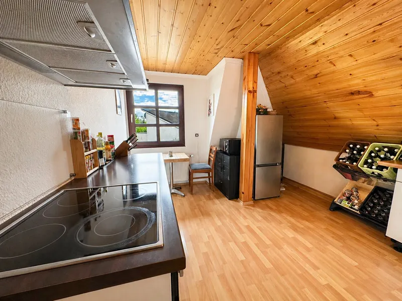 Schöne 2 Zimmer Wohnung mit Gartennutzung und Stellplatz!