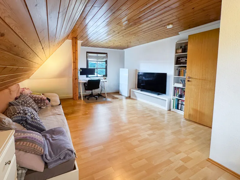 Schöne 2 Zimmer Wohnung mit Gartennutzung und Stellplatz!