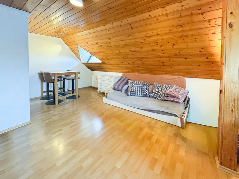 Schöne 2 Zimmer Wohnung mit Gartennutzung und Stellplatz!