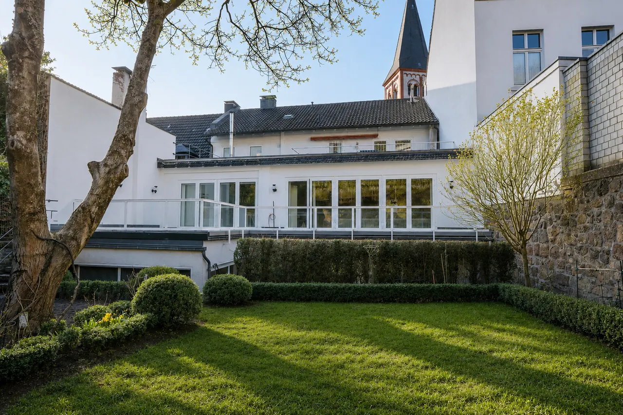 Direkt im Zentrum: 4-Zimmer-Wohnung mit großzügiger Terrasse und viel Wohnfläche - Photo 4