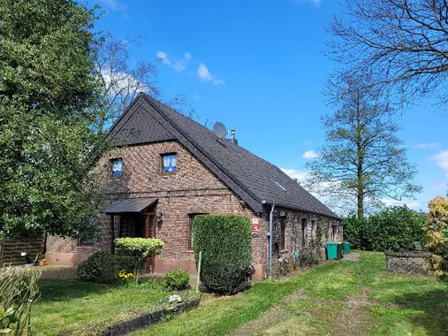 ehem. Kleinbauernhaus - Katstelle im ländl. Außenbereich  --VERKAUFT  !! --