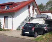 nicht alltägl Eigentumswohnung: Oberwohnung mit sep. Eingang und gr. Dachterrasse