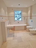 Teilansicht Badezimmer 1