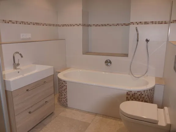 Teilansicht Badezimmer 1