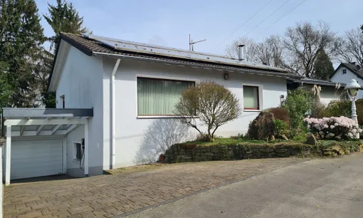 Garage und Carport mit Wallbox