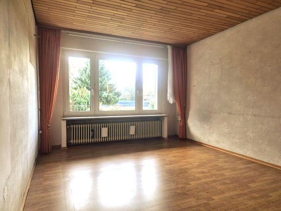 Wohnraum mit Blick in den Garten