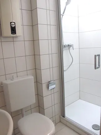Gäste WC mit Dusche
