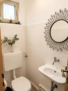 Gäste-WC mit Dusche