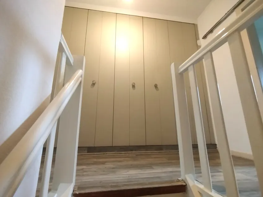 Viel Platz im Wandschrank