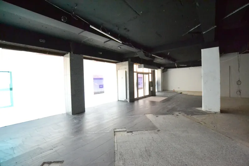 Büro-und Praxisgebäude mit Ladenfläche und 2 Wohnungen in zentraler Lage