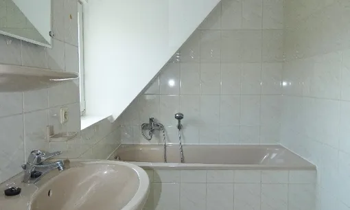 Badezimmer Ansicht 1