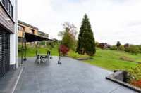 Großzügiger Terrassenbereich