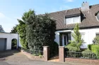 Vorderansicht mit Garage
