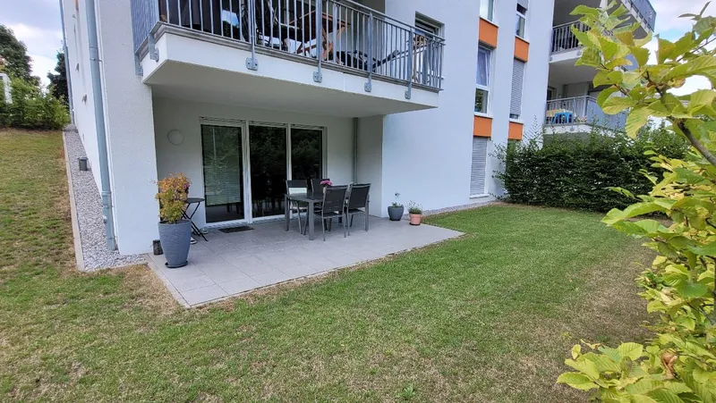 Terrasse mit Gartenbereich