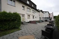 Rückansicht mit Terrassen