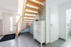 Diele mit Holztreppe