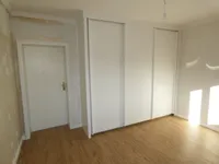 Schlafzimmer mit Einbauschrank