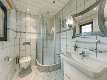 helles Duschbad im EG