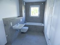 Wannenbad mit Waschmaschinenanschluss