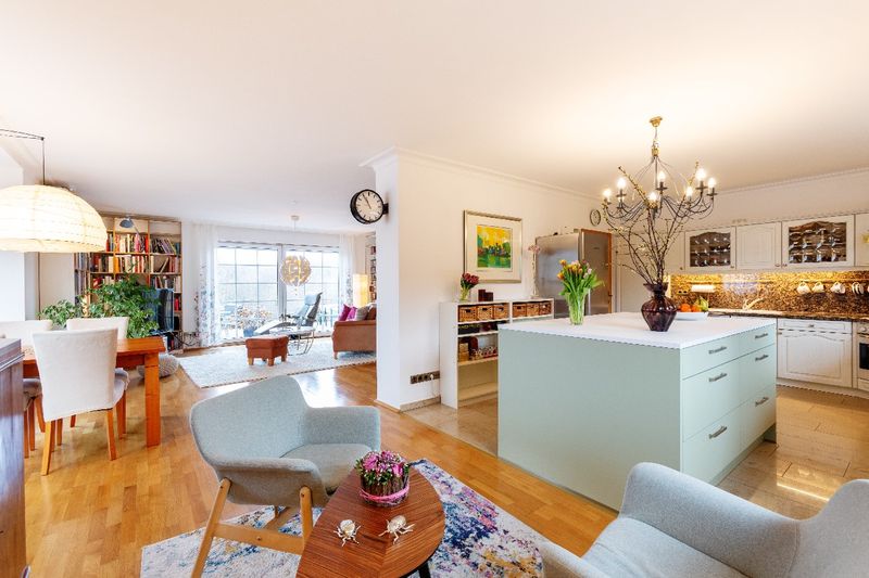 Küche - Esszimmer - Wohnraum