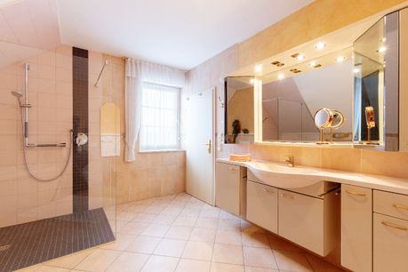 Dusch- und Wannenbad En-Suite