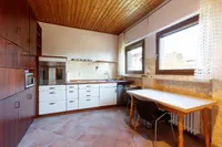 Küche mit Abstellraum