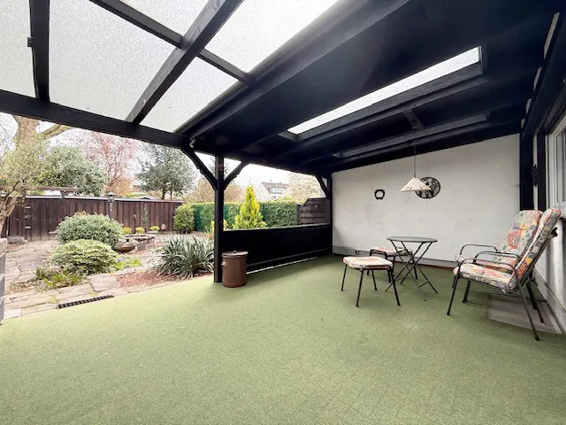 überdachte Terrasse