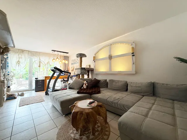 Wohnraum mit angrenzender Terrasse