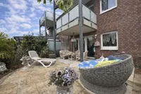 teilüberdachte Terrasse