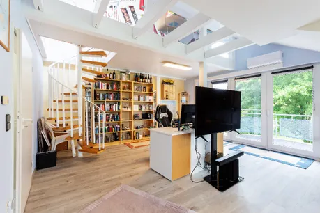 Wohnzimmer mit offener Empore